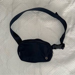 Lululemon 1L Belt Bag